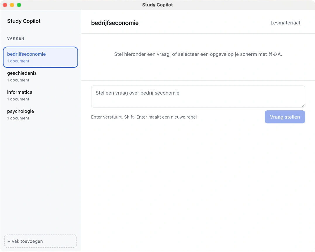 Het echte Study CheatCode-appvenster met vakken, lesmateriaal en het invoerveld voor vragen